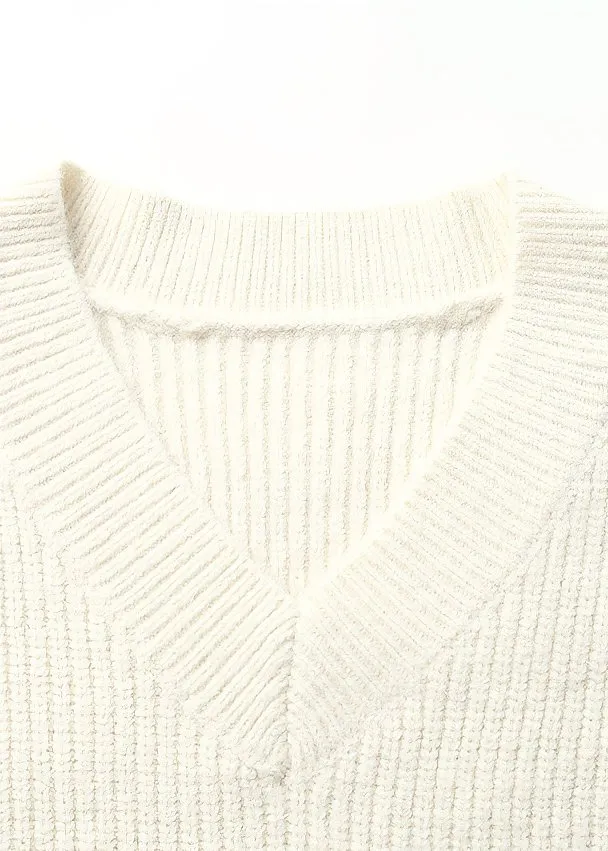ESSENTIAL V-NECK SWEATER