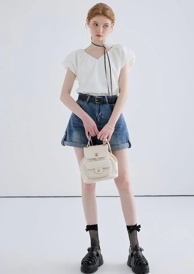 V-NECK PLEATED SLEEVELESS SHIRT